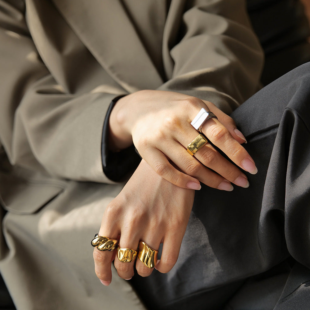 18K gold trendy exaggerated irregular shape/love shape design light luxury style ring