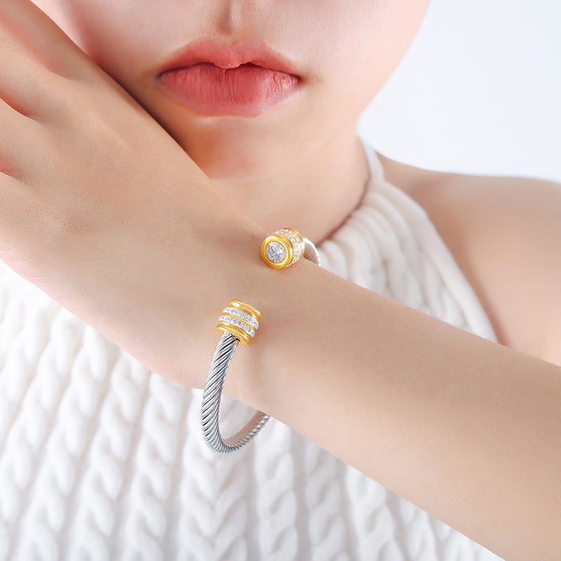 18K gold noble and dazzling zircon inlaid bracelet with thread design