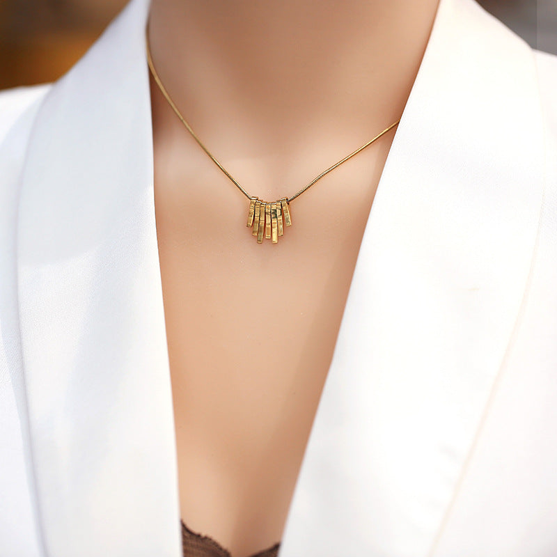 18K gold fashionable simple fan-shaped tassel design versatile necklace