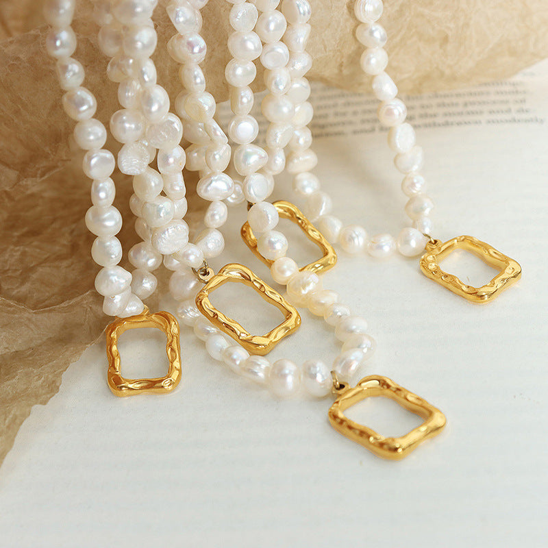 18K gold noble and luxurious pearls with hollow square embossed design necklace