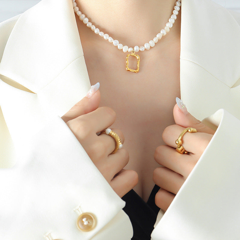 18K gold noble and luxurious pearls with hollow square embossed design necklace