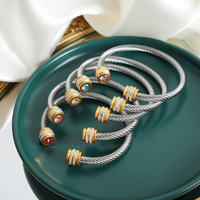 18K gold noble and dazzling zircon inlaid bracelet with thread design