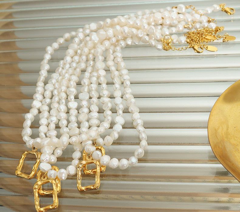 18K gold noble and luxurious pearls with hollow square embossed design necklace