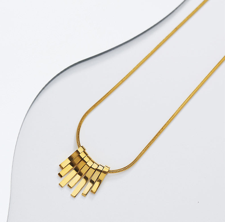 18K gold fashionable simple fan-shaped tassel design versatile necklace