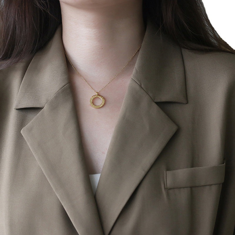 Classic Vintage Hollow Ring Customizable Name Design Light Luxury Style Necklace
