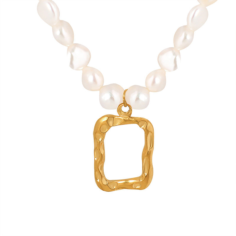 18K gold noble and luxurious pearls with hollow square embossed design necklace