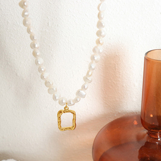 18K gold noble and luxurious pearls with hollow square embossed design necklace