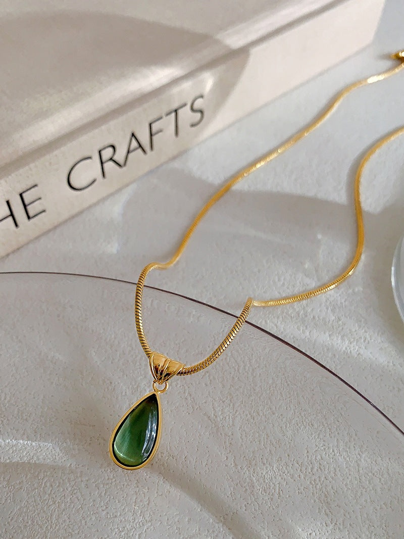 18K gold novel and fashionable drop-shaped gem-set design light luxury style necklace