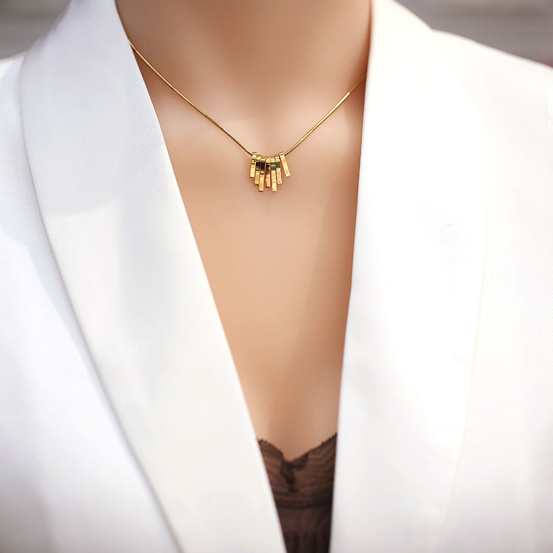 18K gold fashionable simple fan-shaped tassel design versatile necklace