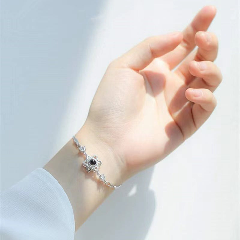 Exquisite and dazzling six-pointed star diamond projection bracelet