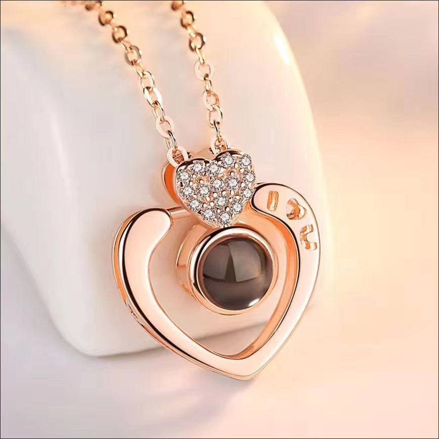 Noble atmosphere heart-shaped diamond projection necklace