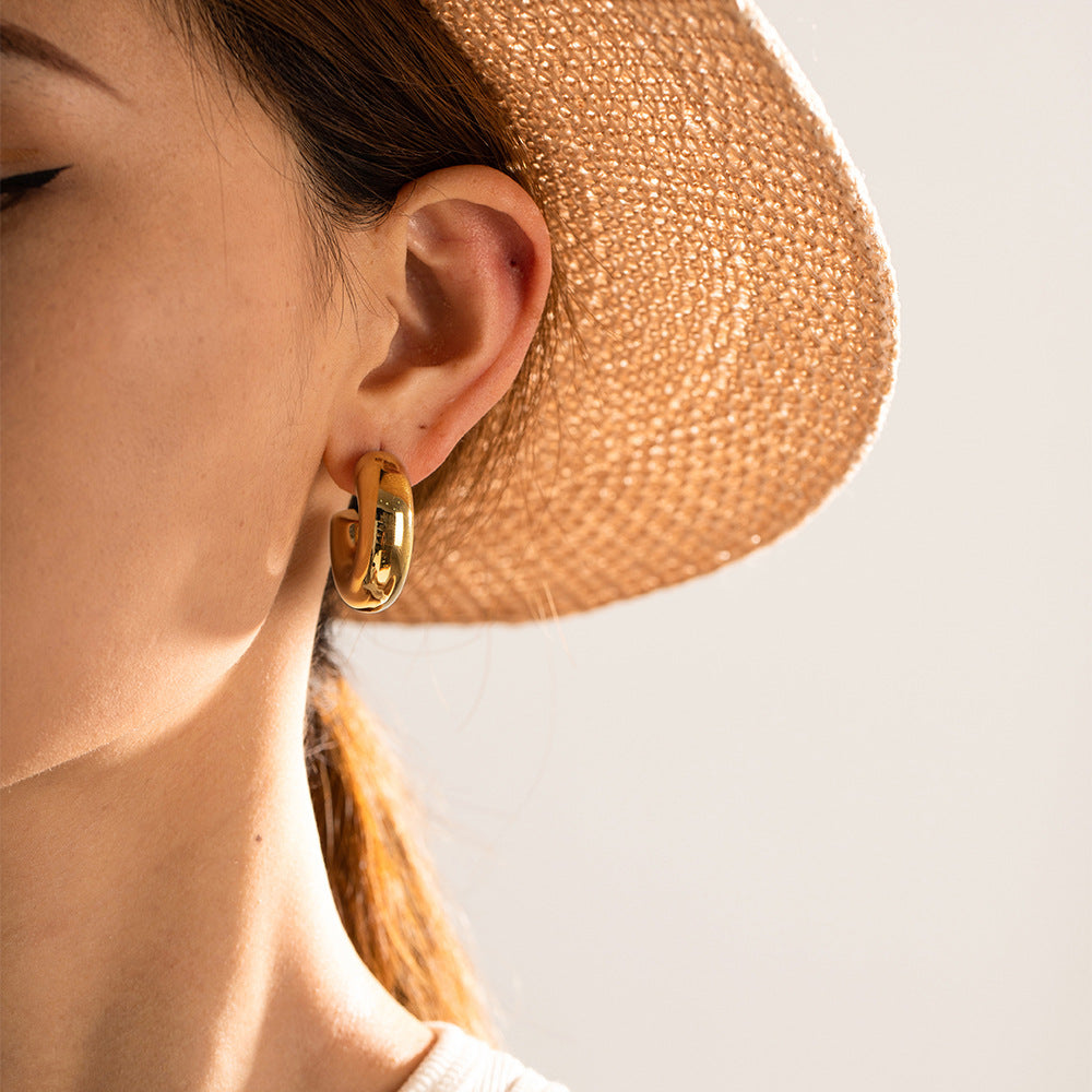 18K Gold Delicate and Simple C-shaped Design Versatile Earrings