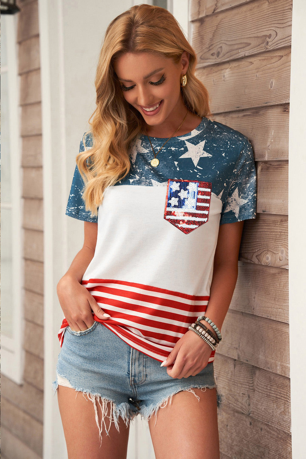 Multicolor Stars and Stripes Graphic Sequin Patch Pocket T Shirt