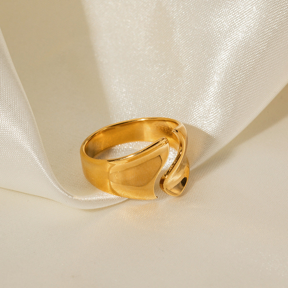 18K Gold Fashionable Novel Curved Opening Design Versatile Ring