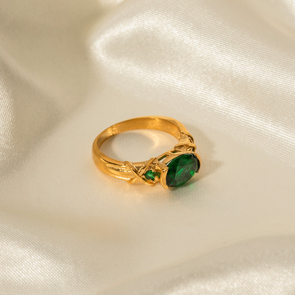 18K Gold Exquisite Fashion Inlaid Large Oval Green Zircon Design Versatile Ring