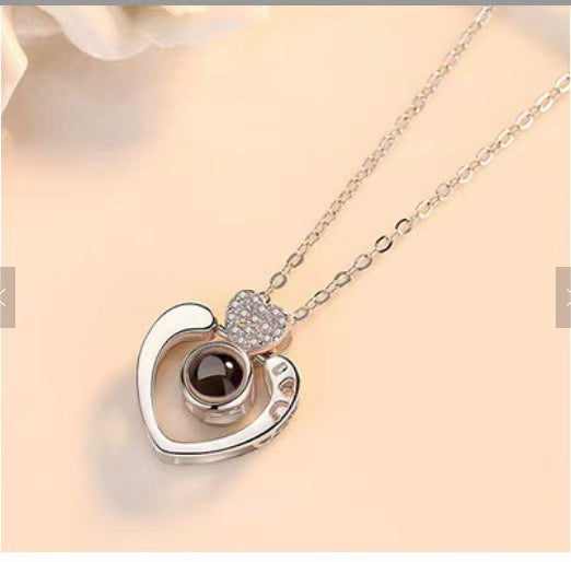 Noble atmosphere heart-shaped diamond projection necklace