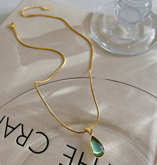 18K gold novel and fashionable drop-shaped gem-set design light luxury style necklace