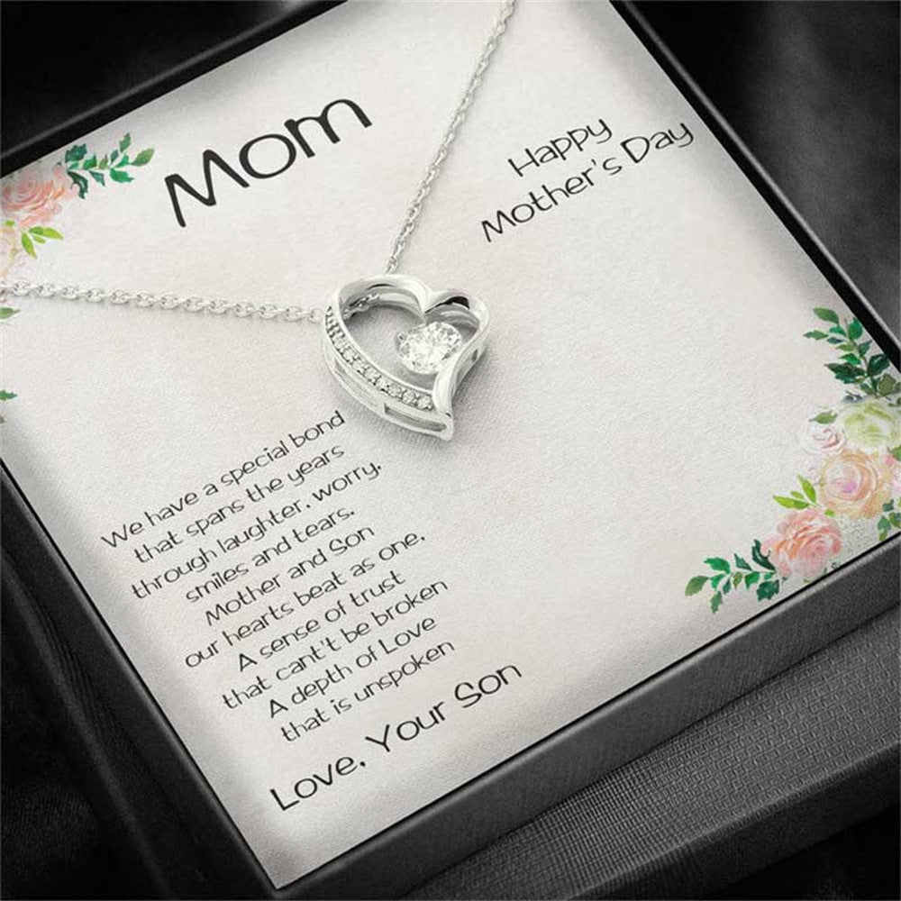 Cutout Heart Inlaid Zircon Gift Box Necklace for Dear Mom