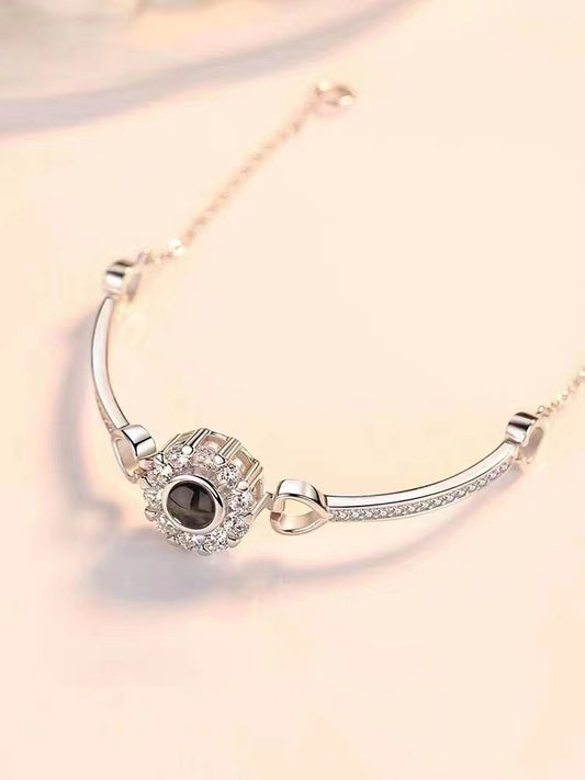 Exquisite and noble round diamond projection bracelet