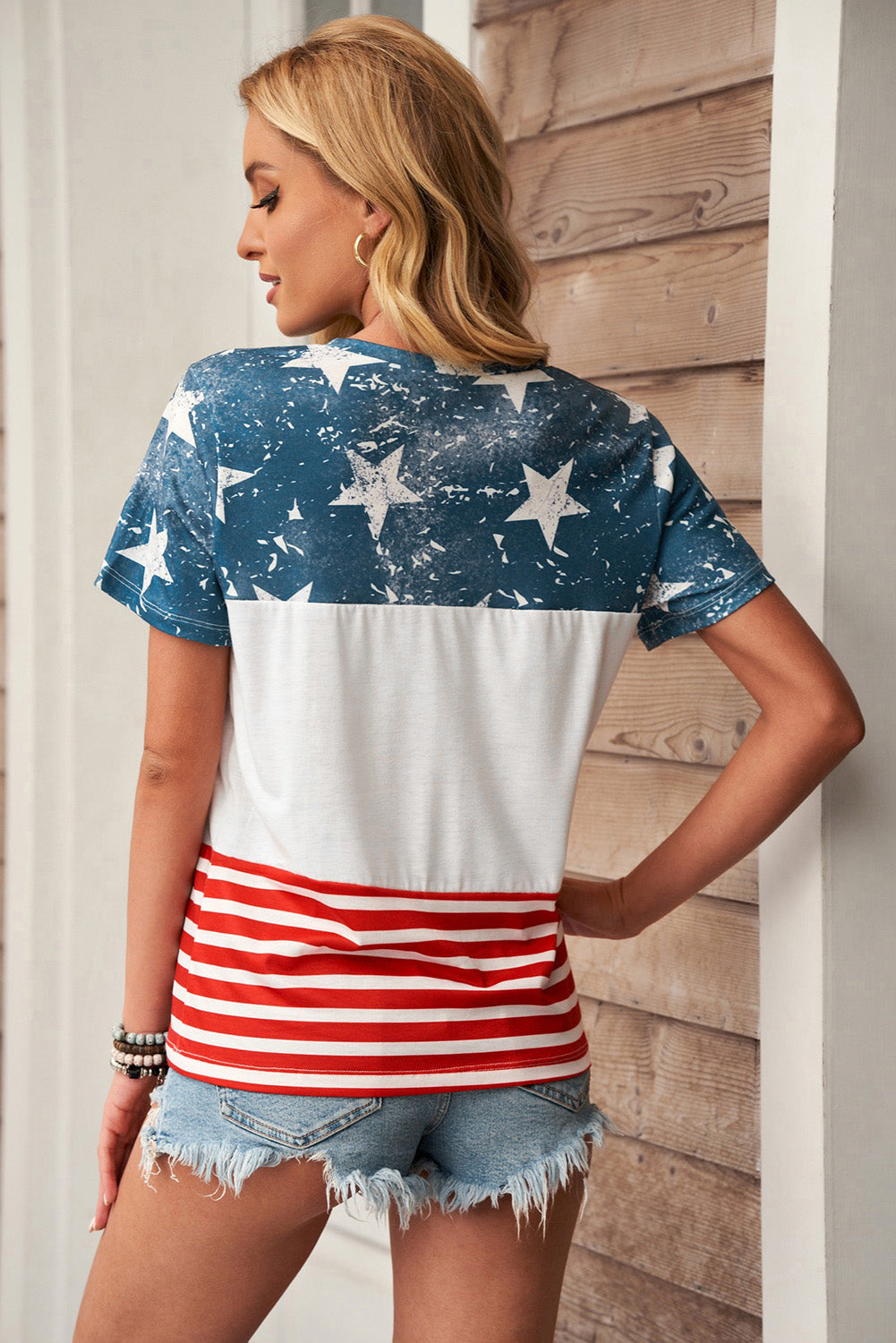 Multicolor Stars and Stripes Graphic Sequin Patch Pocket T Shirt