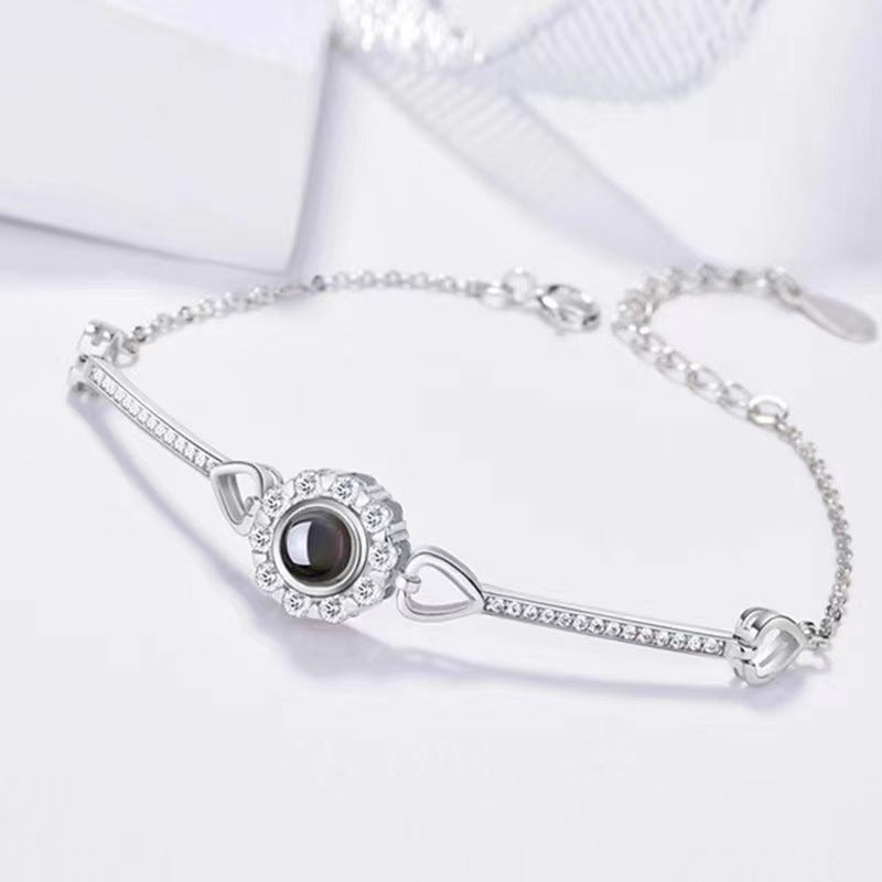 Exquisite and noble round diamond projection bracelet