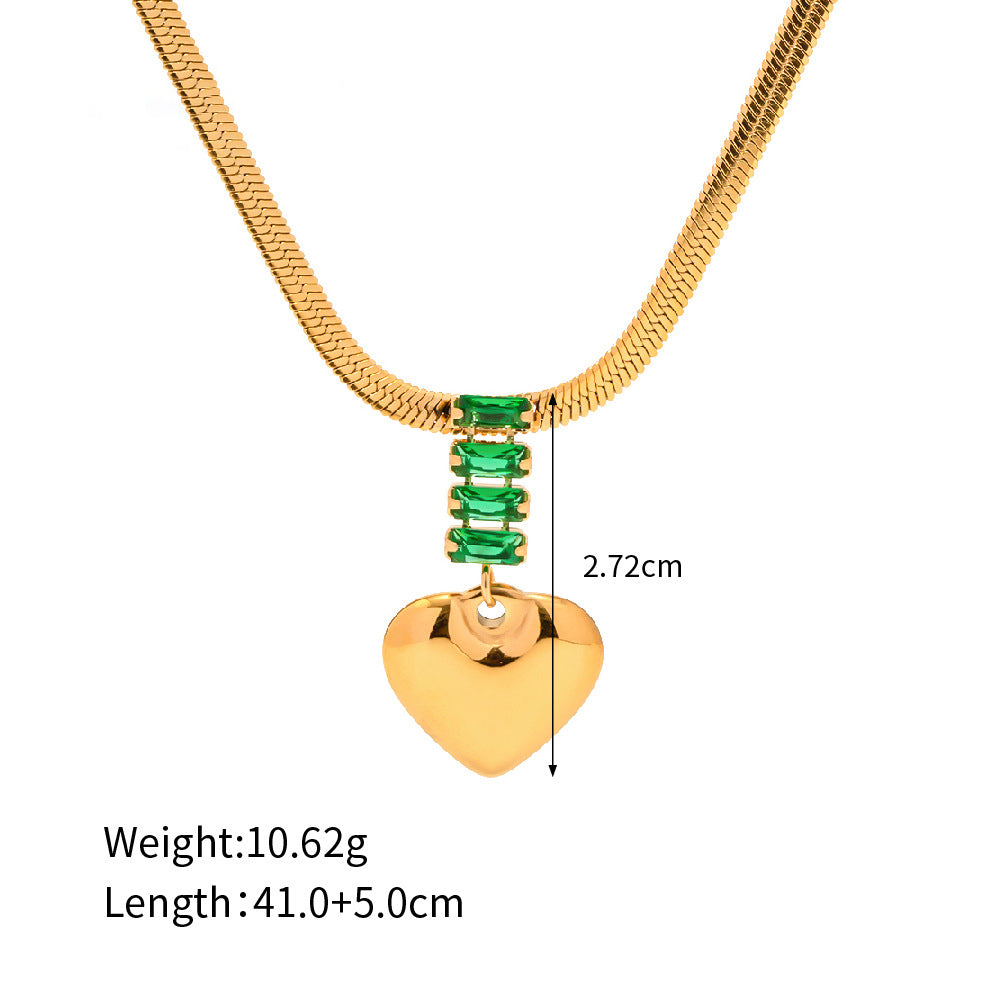 18K Gold Fashion Retro Heart Inlaid Green Zircon Pendant Design Versatile Necklace