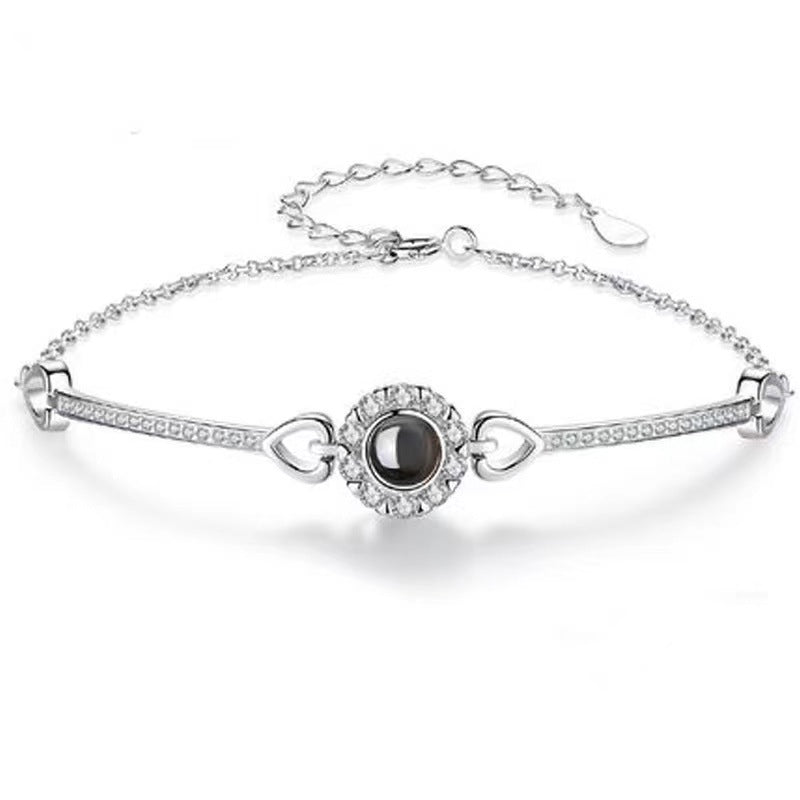 Exquisite and noble round diamond projection bracelet