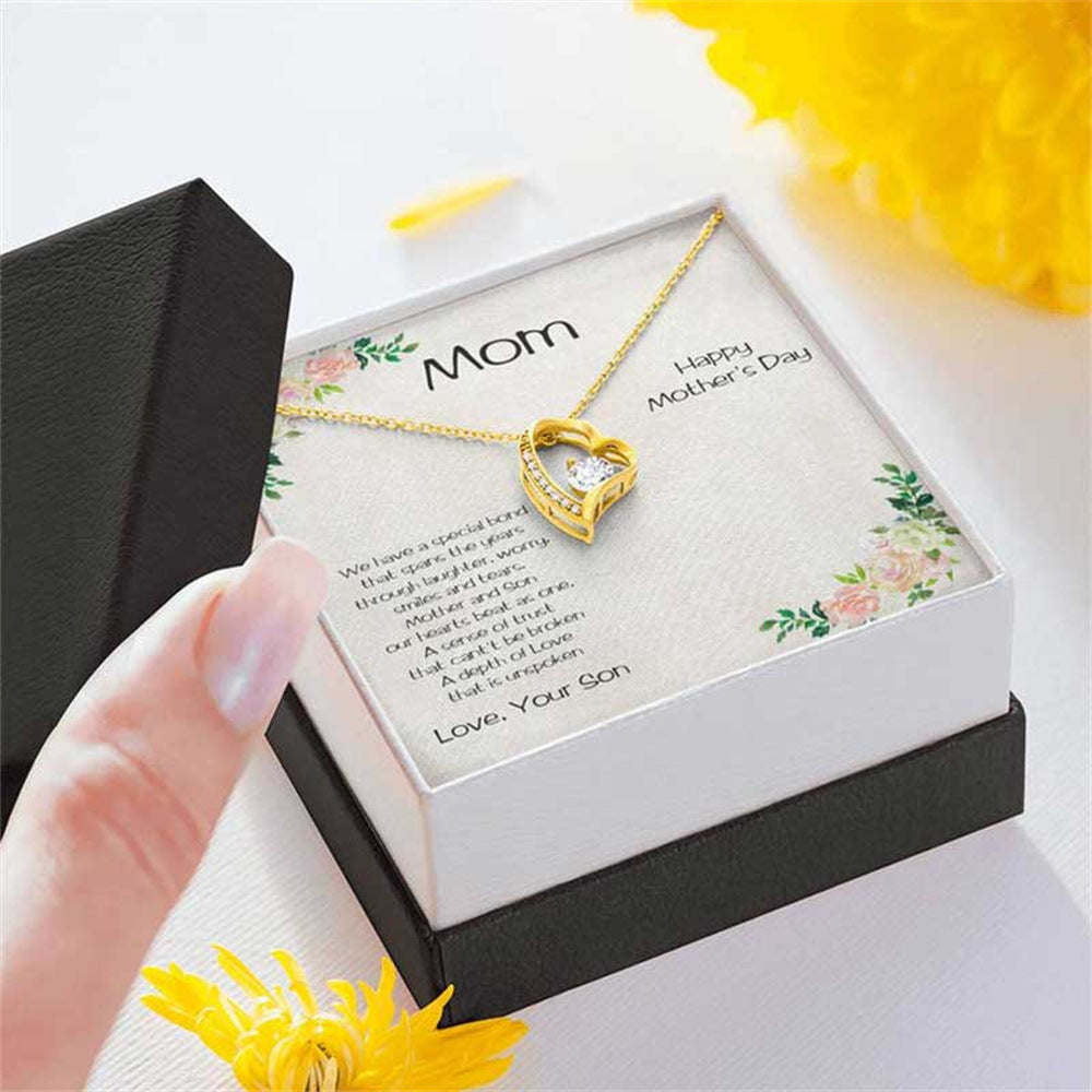 Cutout Heart Inlaid Zircon Gift Box Necklace for Dear Mom