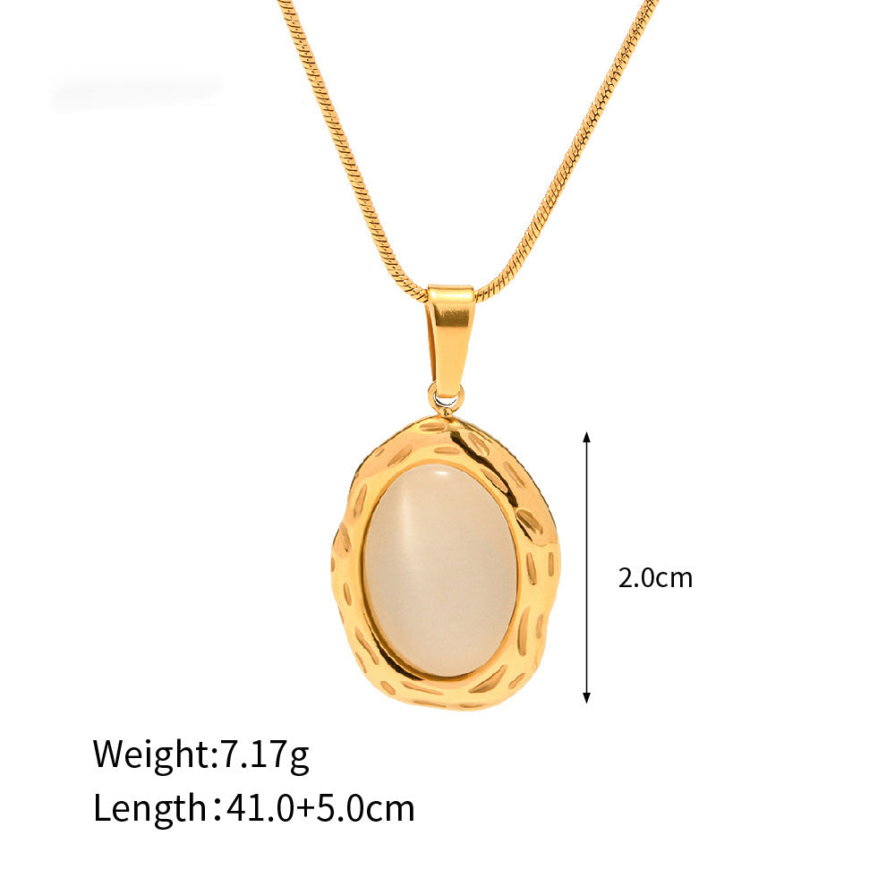 18K Gold Noble Fashion Inlaid Natural Stone Pendant Design Versatile Necklace