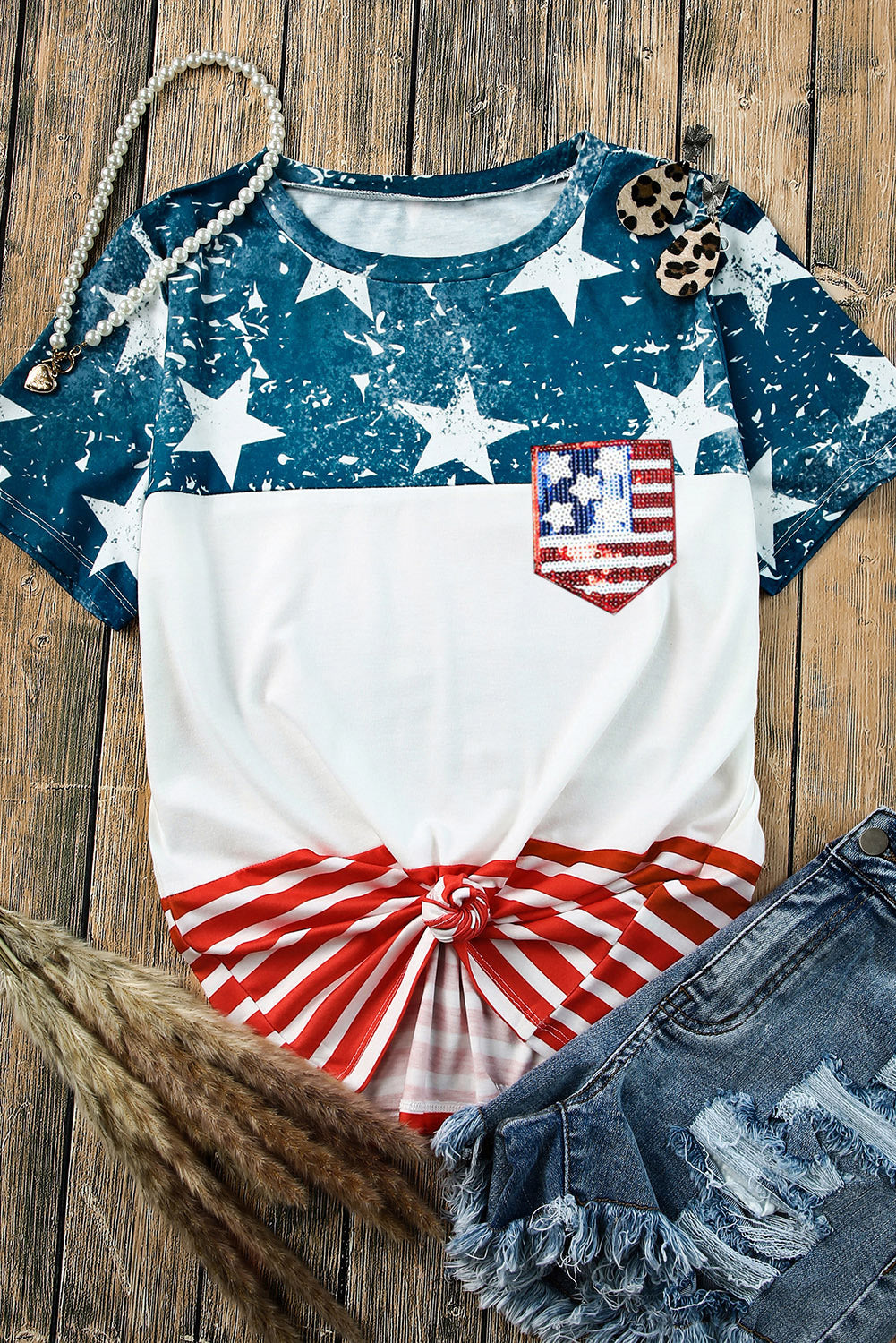 Multicolor Stars and Stripes Graphic Sequin Patch Pocket T Shirt