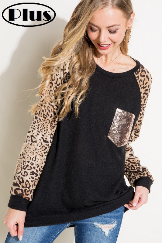 PLUS SEQUENCE POCKET TUNIC TOP